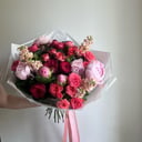 Букет «Райский цветок» из роз и пионов