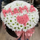 Шляпная коробка с цветами «Цветочая ласка» из роз и хризантем