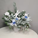 Шляпная коробка с цветами «Еловая композиция в кружке»