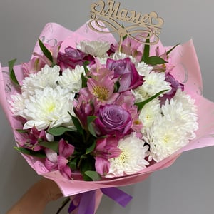 Букет для мамы из роз и альстромерий