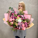 Букет «Цветочный сад» из роз и альстромерий