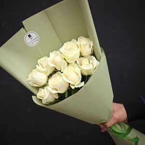 Букет «9 персиковых роз»