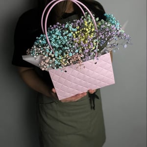 Коробка с цветами «Сумочка гипсофилы»