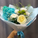 Букет Недная лазурь из роз и хризантем