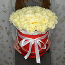 Шляпная коробка с цветами «Любовь повсюду» из роз