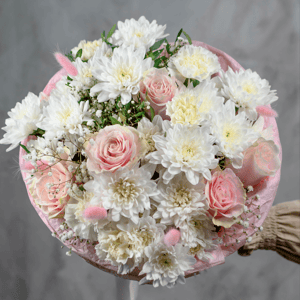 Нежный букет на День матери M с розами