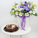 Композиция «Облако нежности» с тортом из хризантем и орхидей