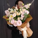 Авторский букет из альстромерий и роз