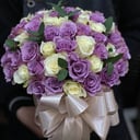 59 роз в шляпной коробке