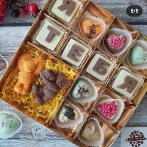 Шоколадные буквы и конфеты