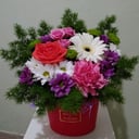 Коробка с цветами «Облачные чувства» из хризантем и роз