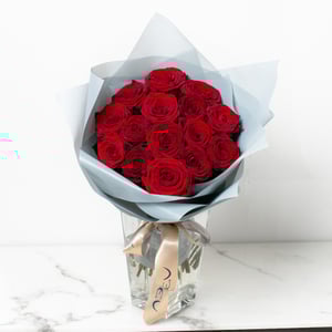 Букет из красных роз 15 шт