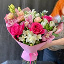 Букет «Великолепие цветов» из роз и альстромерий