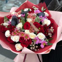 Букет микс из роз и хризантем