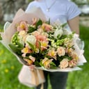 Букет цветов: Вечная любовь из альстромерий и роз