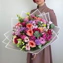 Букет «Акварельные краски» из роз и экзотических цветов