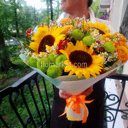 Букет «Солнышко» из роз и хризантем