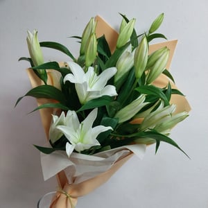 Букет из 5 лилий