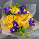 Букет сборный Яркий день из ирисов и роз