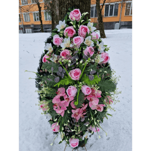 Венок траурный из искусственных цветов