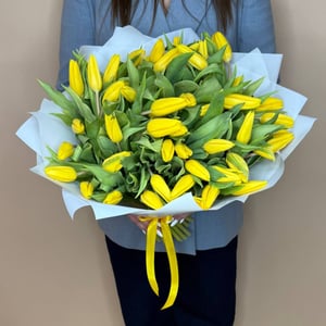 Букет из 51 жёлтого тюльпана
