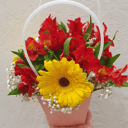 Коробка с цветами «Букет с герберами в сумочке»