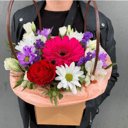 Коробка с цветами «Микс любви» из хризантем и эустом