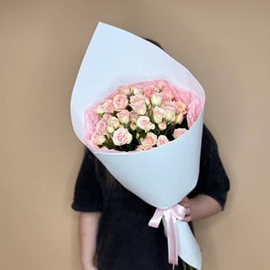 Букет «Нежные кустовые розы»