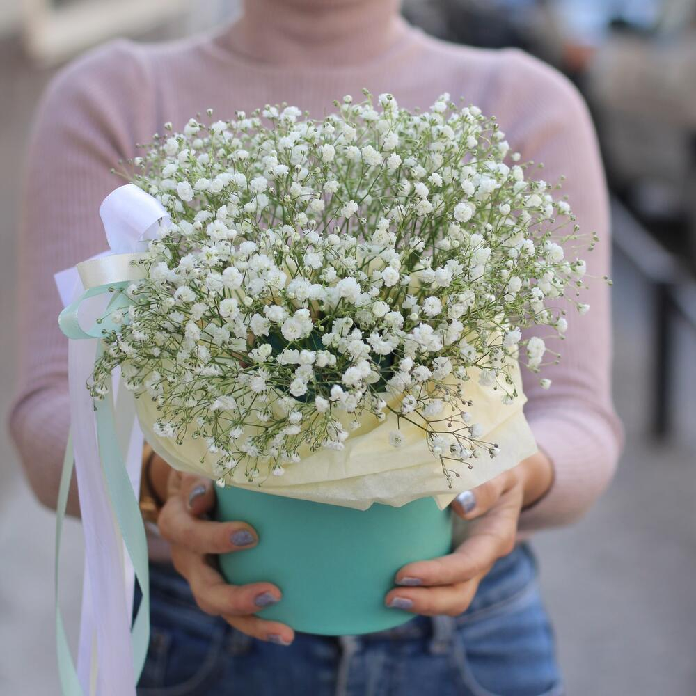 Шляпная коробка с цветами «Коробочка с гипсофилой»