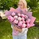 Букет из свежих 15 пионов Сара Бернар