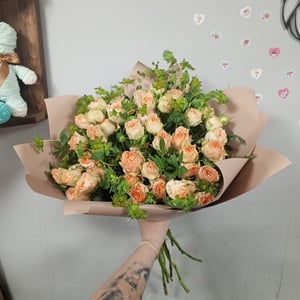 Букет «Кустовые пионовидные розы»