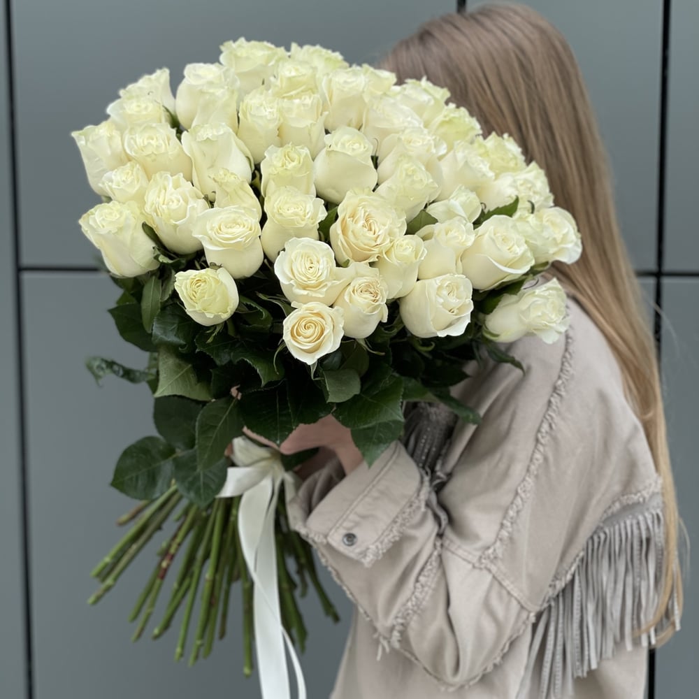Букет из 51 белой розы