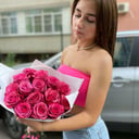Букет «15 малиновых роз в оформлении»