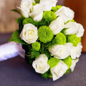 Букет невесты из роз и хризантем "Юник"