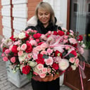 Корзина с цветами «Взрыв эмоций» из роз и эустом