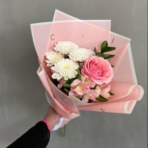 Букет «Хорошее настроение» из роз и хризантем