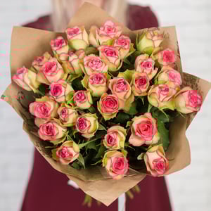 Нежный букет 31 роза 40 см