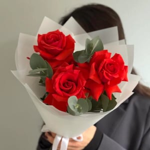 Букет из 3 красных французских роз