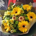 Букет Солана из хризантем и альстромерий