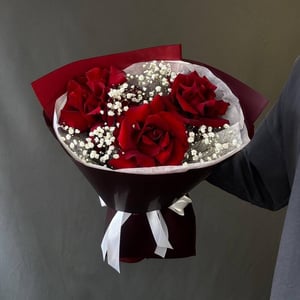 Букет красных французских роз