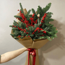 Зимний букет из нобилиса с илексом