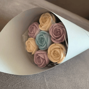 Мини-букет из шоколадных роз