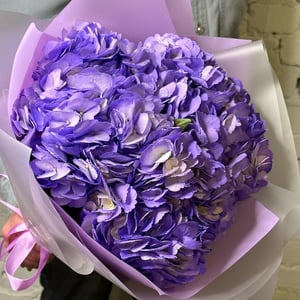 Букет сиреневых гортензий