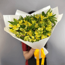 Букет из 15 желтых альстромерий