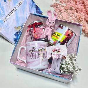 Подарочный набор "Зайка с букетом"