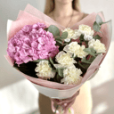 Букет «Розовые гортензии и белые диантусы»