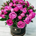 Шляпная коробка с цветами «Стильная композиция из пионовидных роз»