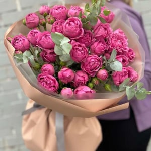 Моно букет из 7 пион роз Мисти Баблз