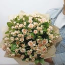 Букет 51 кустовая роза Ариони