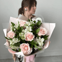 Букет «"Элегия" №351» из роз и альстромерий